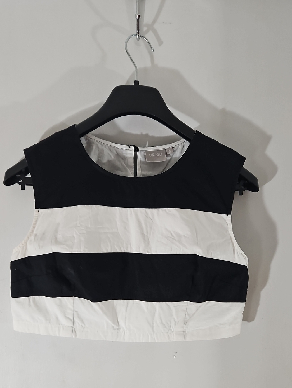 eshakti Black and White Striped Sleeveless Crop Top L